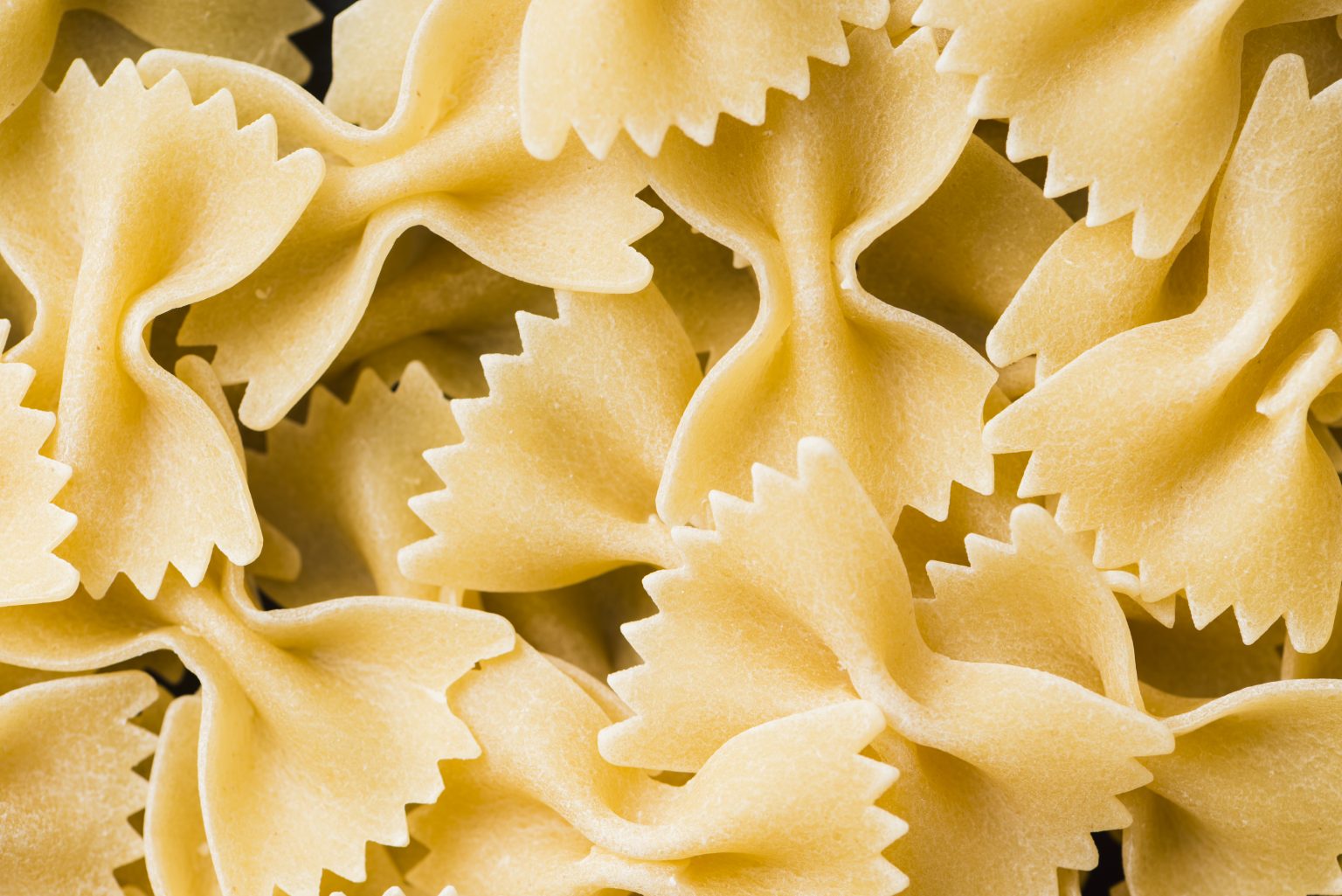 close-up-raw-farfalle